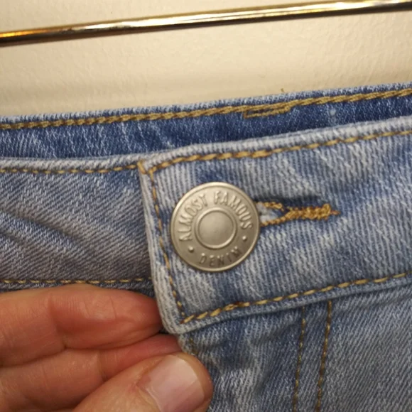 Almost Famous Light Wash Distressed High Rise Festival Shorts - Picture 4 of 9